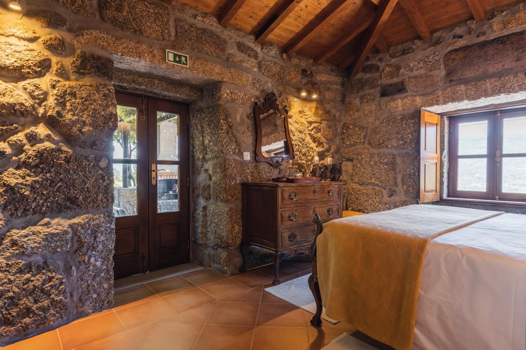 Quinta Do Outeiro Guest House Resende Rom bilde